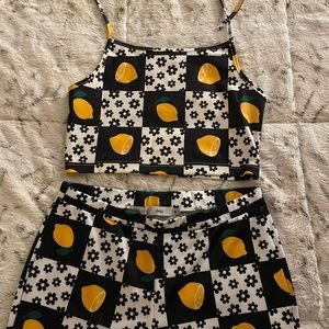 Black top and bell bottom pant set w/lemons